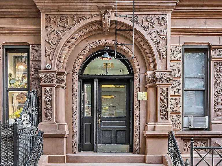 358 W 45th St #3B — Photo 8