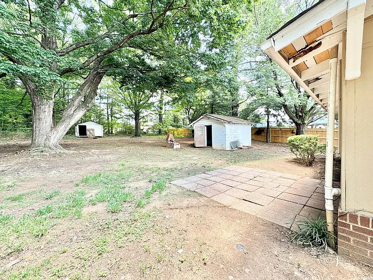 3912 N Church St — Photo 16