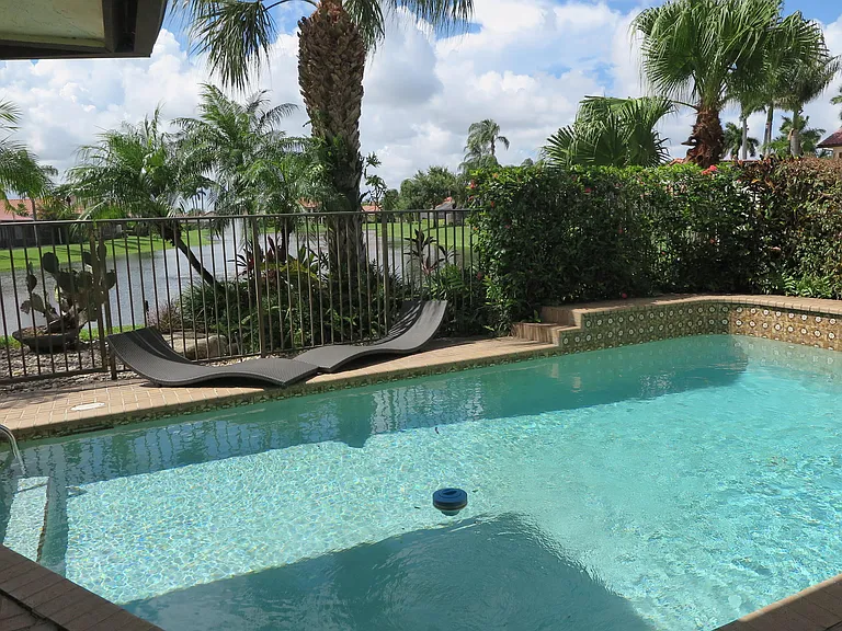 22519 Esplanada Cir W #W — Photo 2