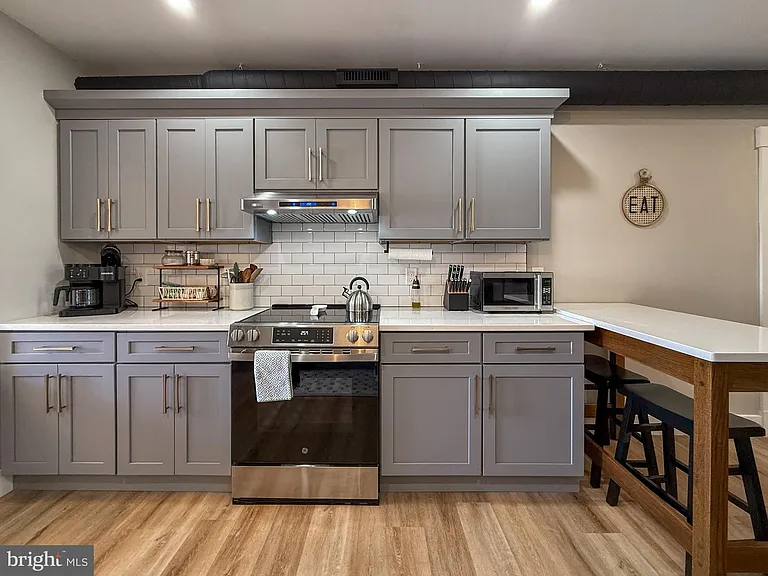 521 Locust St — Photo 14
