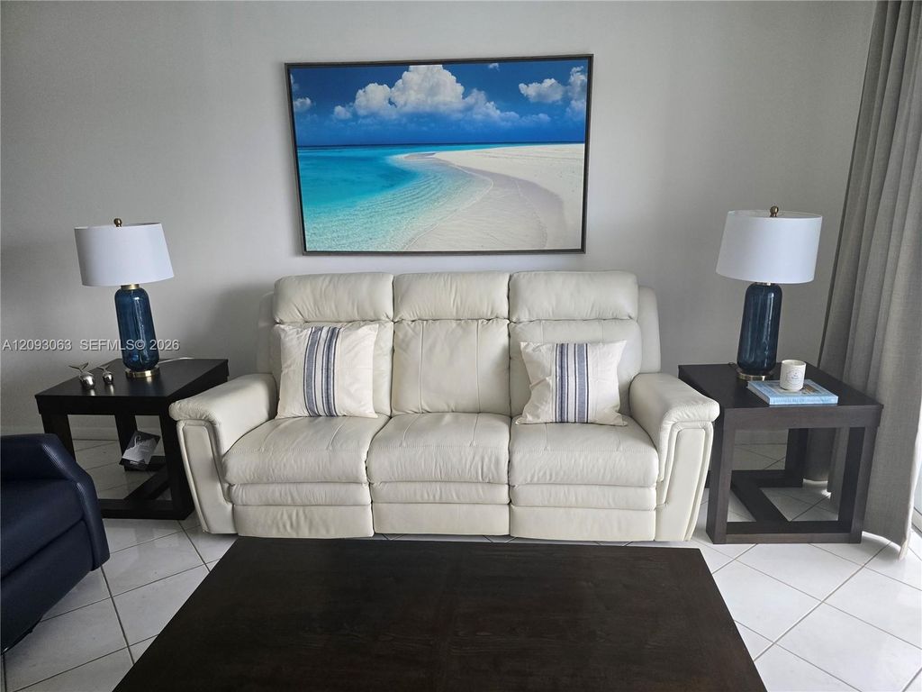 2731 NE 14th Street Cswy APT 636, photo 5
