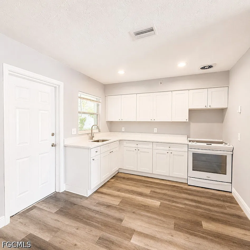 2 bed, 1.0 bath, 847 sqft, $1,395 — Photo 4