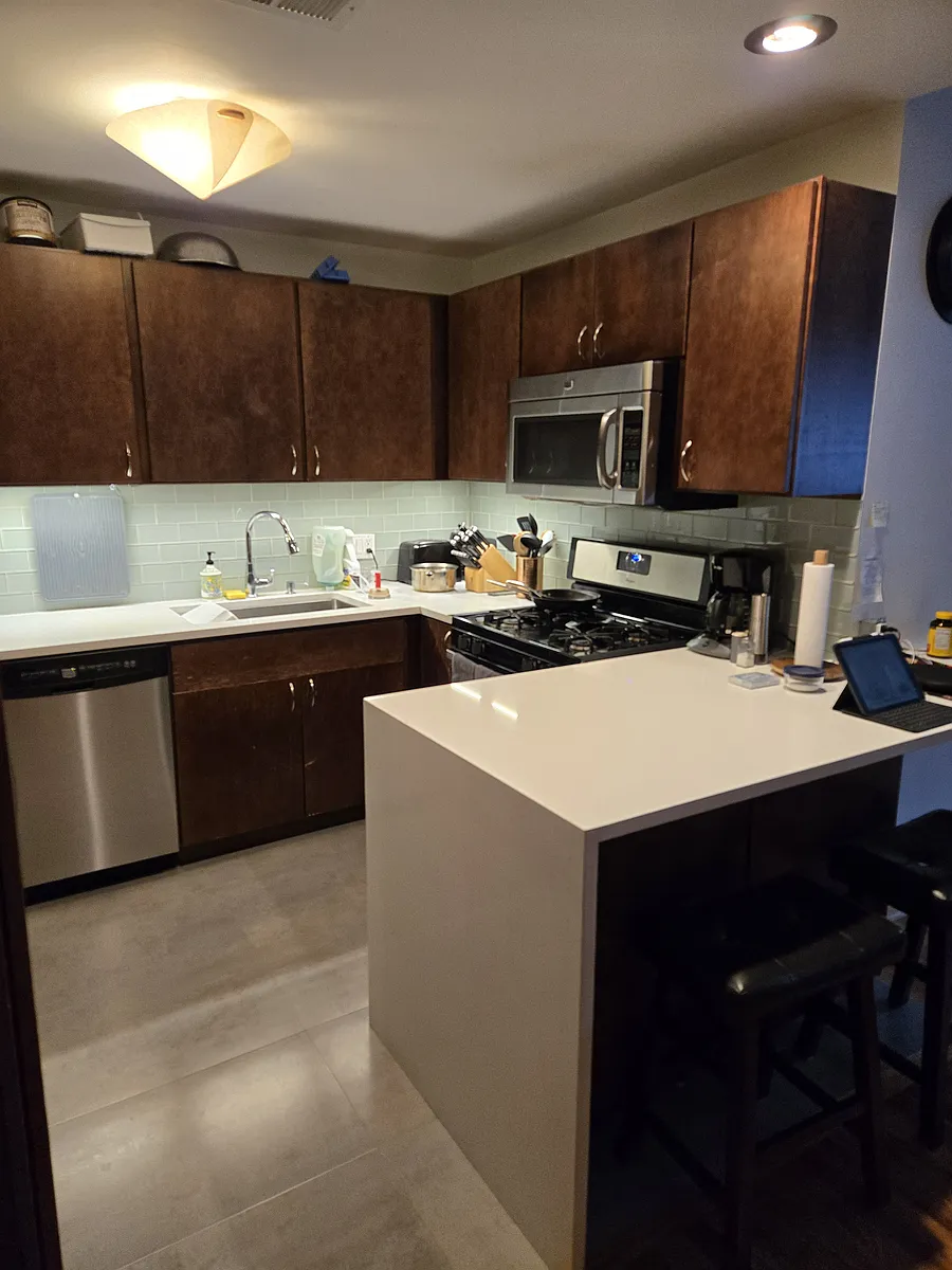 Building Photo - 3325 N Lincoln Ave #202