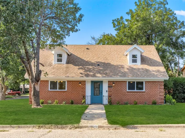 1733 Chip N Dale Dr, Arlington, TX 76012