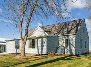 1671 Jamestown Ave, Independence, IA 50644