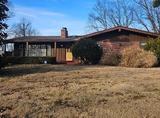 18 Stoney View Ln, Saint Louis, MO 63146