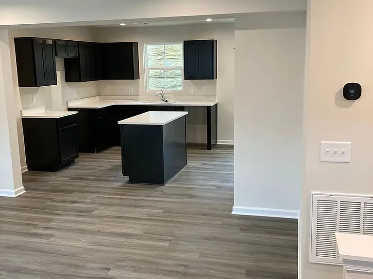 1613 Mountain Ash Ln — Photo 8