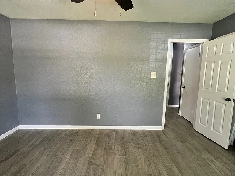 1114 Desirable Dr — Photo 32