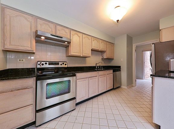 5th image of 19W214 Newport Ln