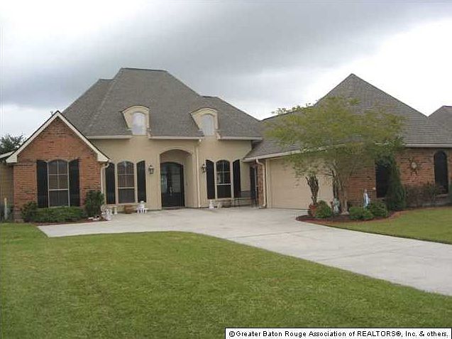 1st image of 822 N Brusly Oaks Dr