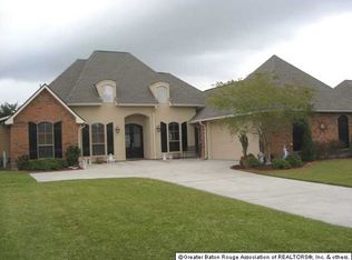 822 N Brusly Oaks Dr, Brusly, LA 70719