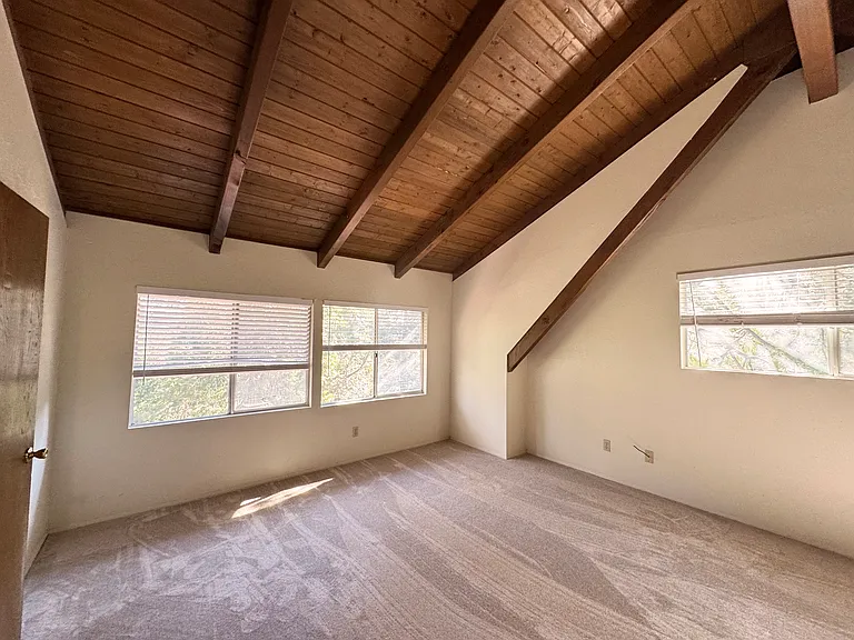 499 Grizzly Rd — Photo 13