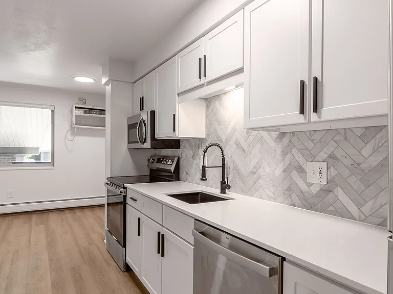 Garfield Apartments — Photo 13
