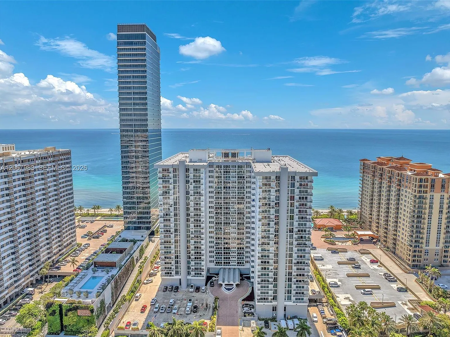 Parker Plaza Condo Estate — Photo 1