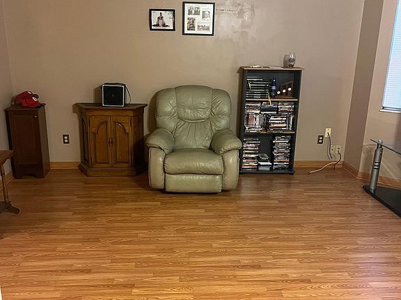 5th image of 676 Materdie Ln APT A