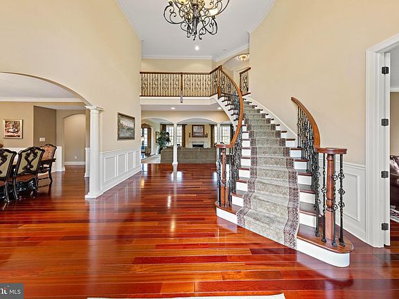 5th image of 9 Cloverdale Ct