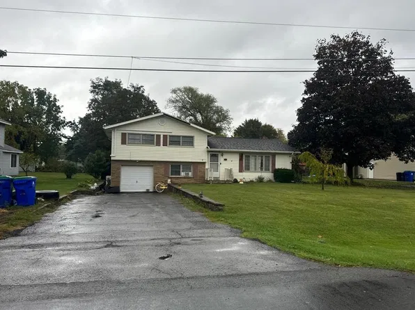 2175 Watts Dr, Ransomville, NY 14131