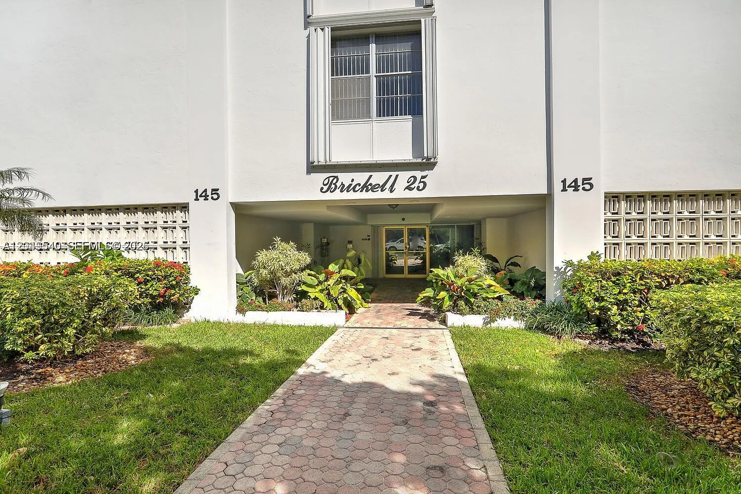 Brickell 25 Condo — Photo 2