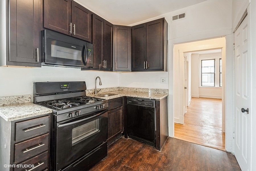 1st image of 1026 E Hyde Park Blvd APT 3S