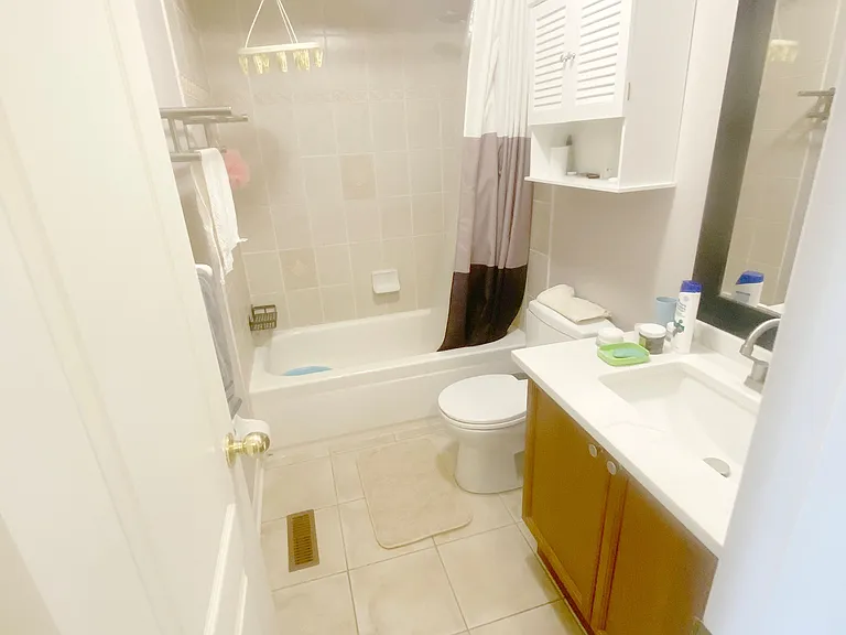 888 Scollard Ct — Photo 15