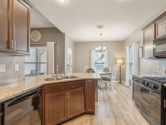 5th image of 1357 N Creek Dr