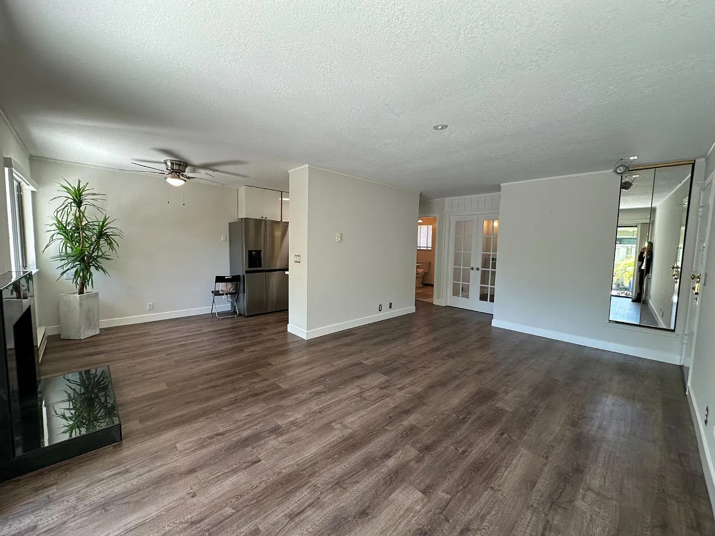 1070 Mercedes Ave APT 8 photo 1