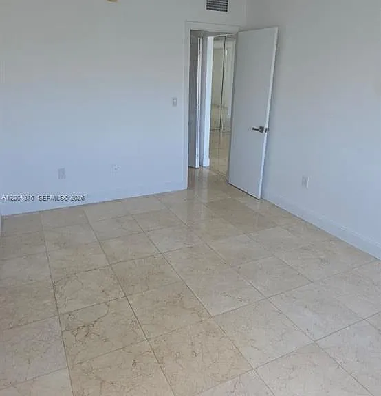 2750 NE 183rd St #2010 — Photo 26