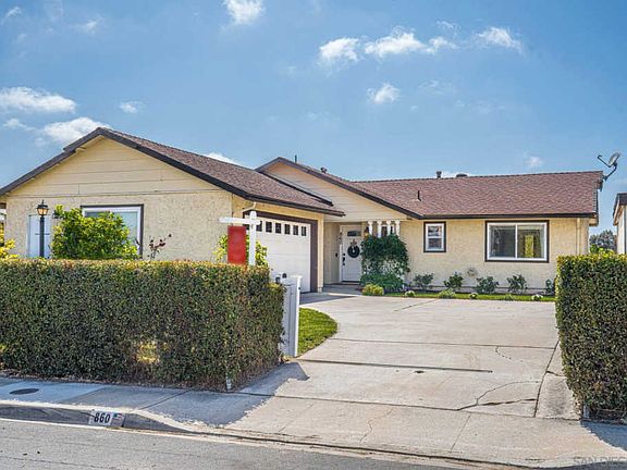 3rd image of 860 Dahlia Ct