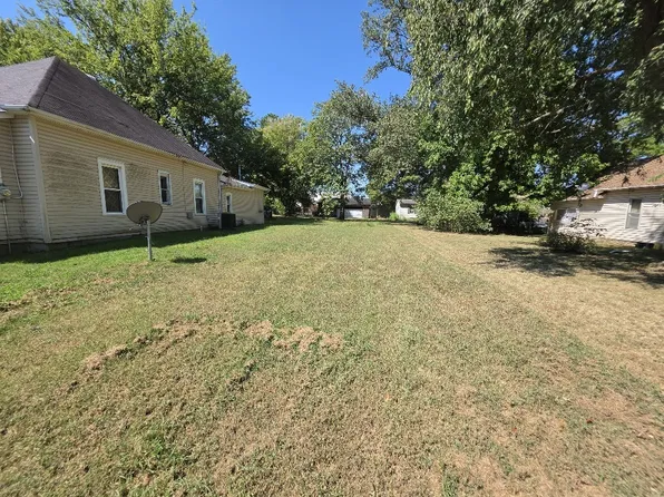 603 S Jesse St, Christopher, IL 62822