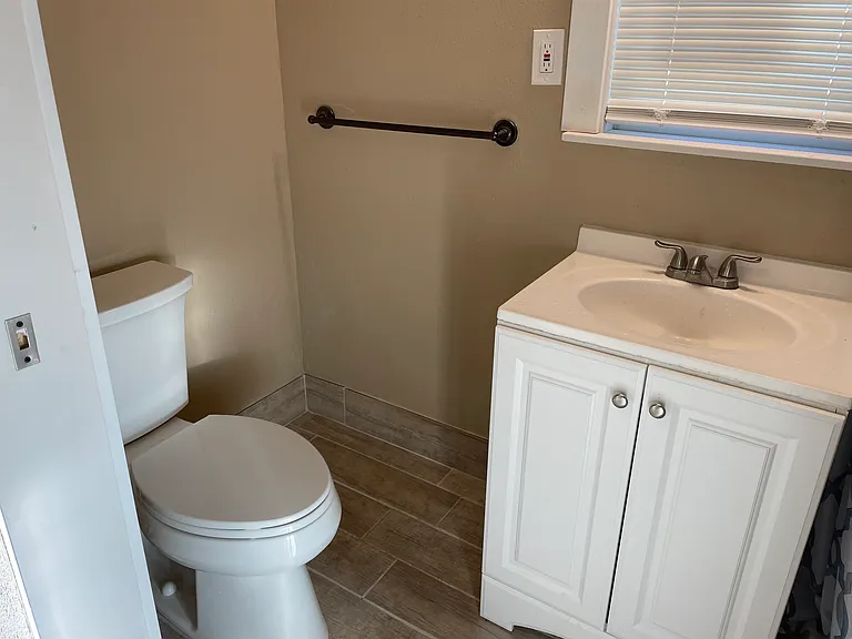 2nd bathroom