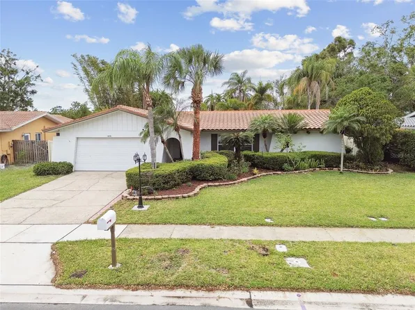 1870 Wateroak Dr W, Clearwater, FL 33764