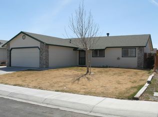 807 Columbine Ct, Fernley, NV 89408