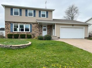 1602 Meadow Ln, Muscatine, IA 52761