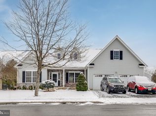 2119 Eagles Landing Dr, Nazareth, PA 18064