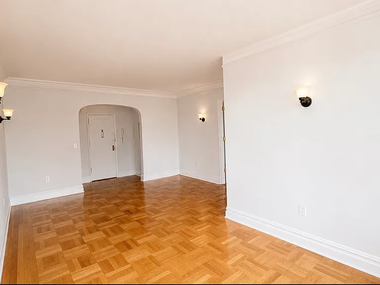 365 W End Ave #11J — Photo 4