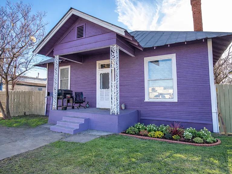 4115 S Presa — Photo 1