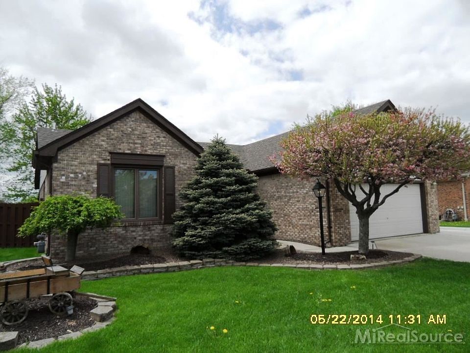 1st image of 28748 Wales Dr