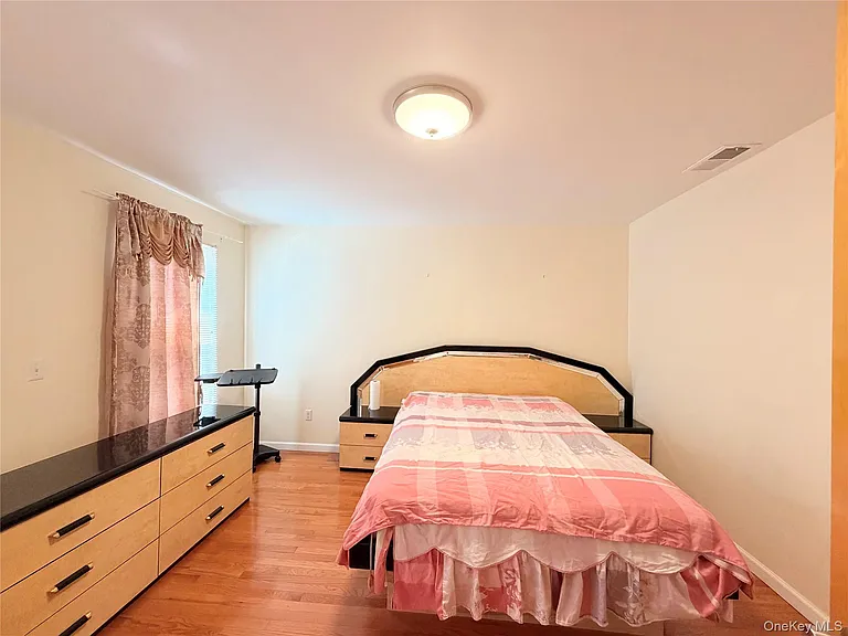 60 Hammond St — Photo 10