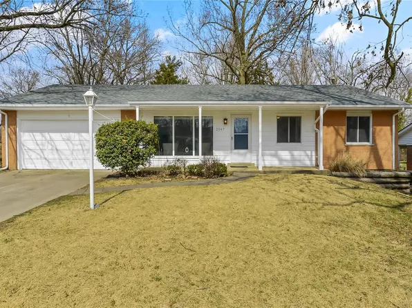 2047 Jenner Ln, Saint Louis, MO 63138