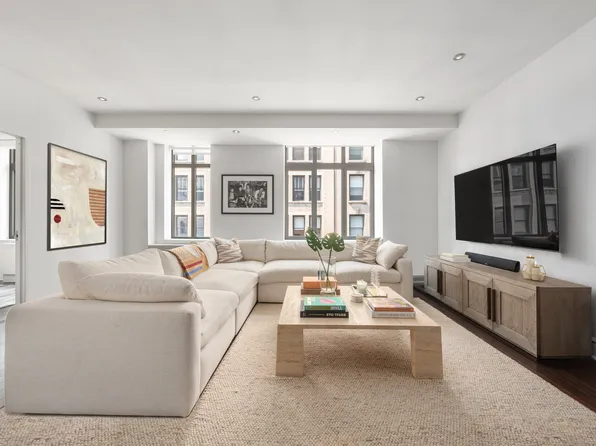 125 West 22nd Street image 1 of 12