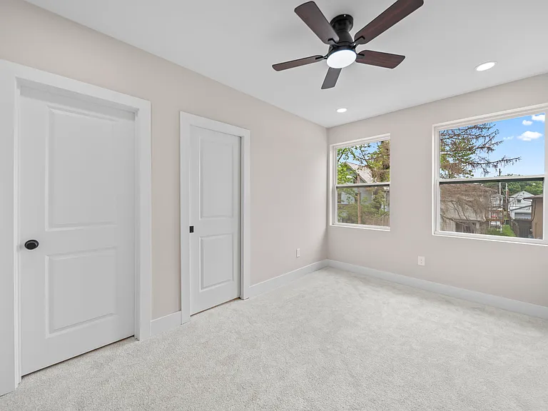 2589 Dayton Ave — Photo 42