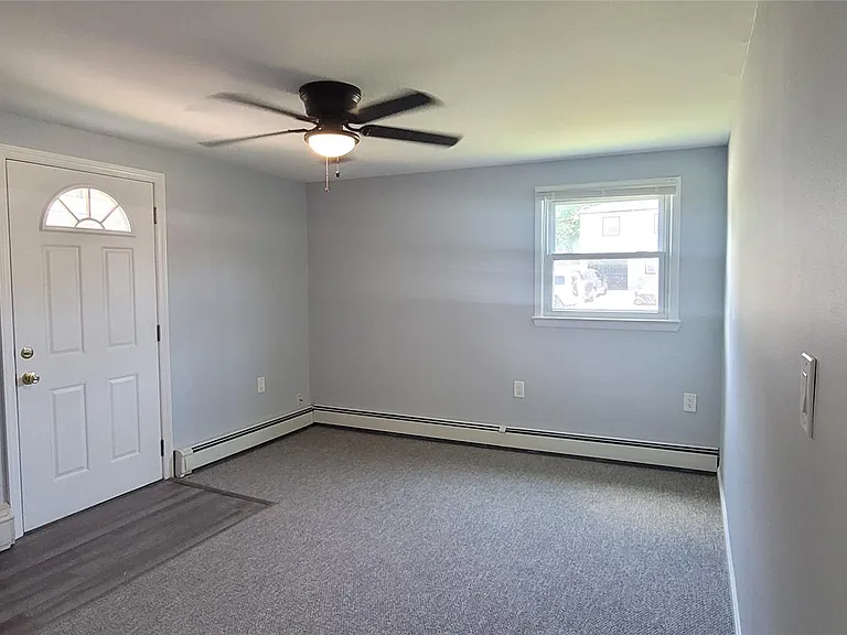 2542 Dock Rd — Photo 2