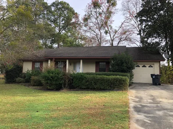 3910 Foxridge Dr, Valdosta, GA 31605
