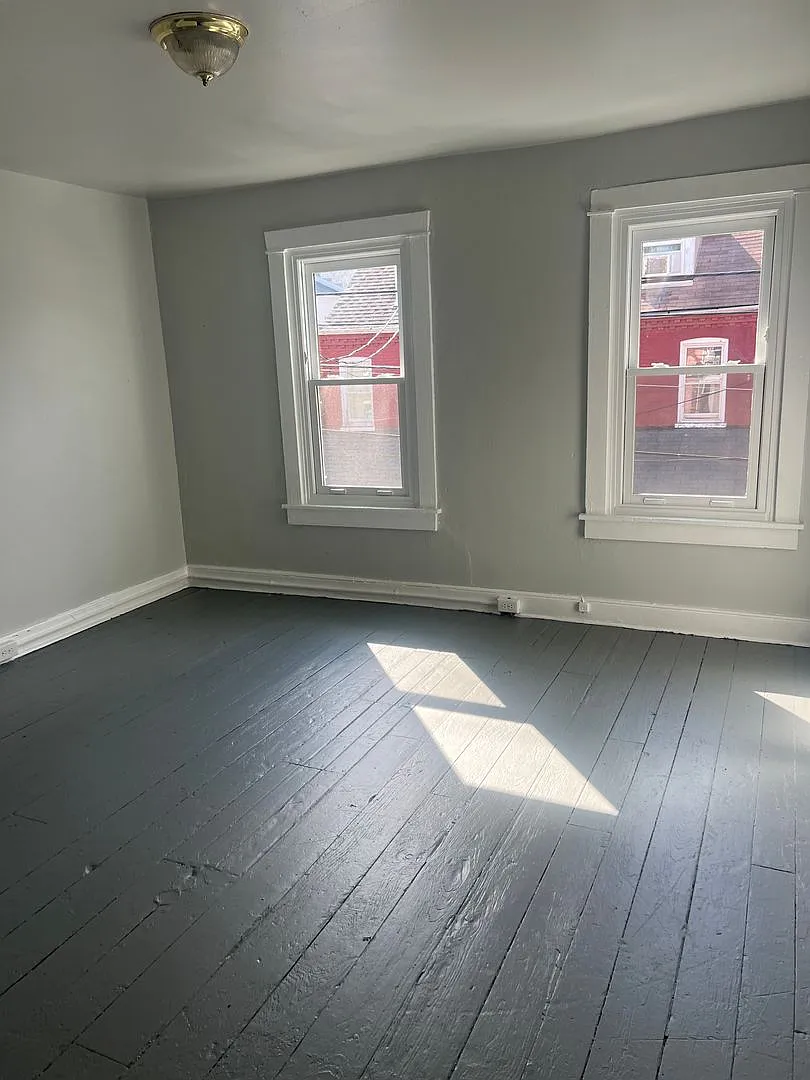 Cute 3bed 1 bath Old City Lancaster Home — Photo 4
