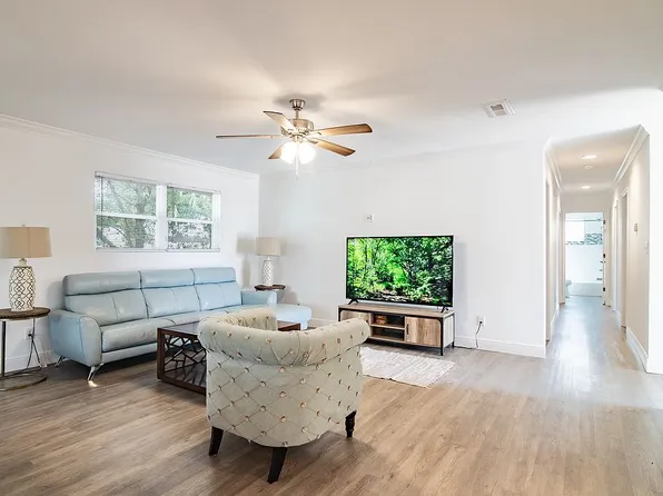 101 Villa Ct, Panama City Beach, FL 32413