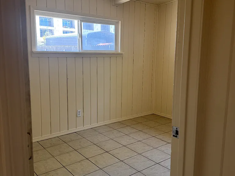 139 S 3rd St — Photo 7
