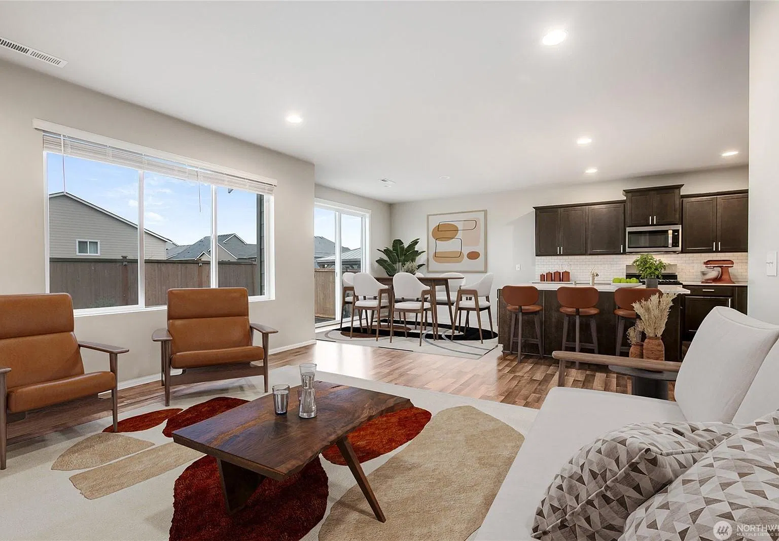 5 bed, 2566 sqft, $3,500 — Photo 4