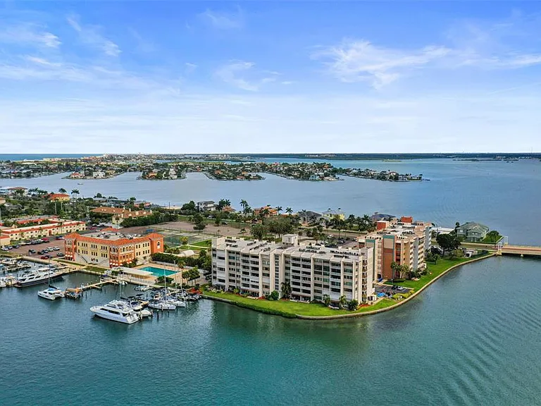 450 Treasure Island Cswy #502 — Photo 40