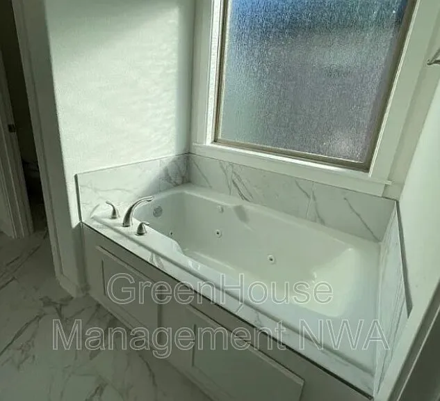 1574 Pershing St — Photo 14