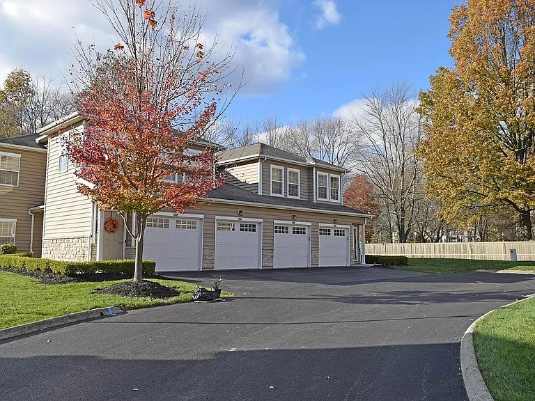 6126 Kirklington Cir — Photo 23